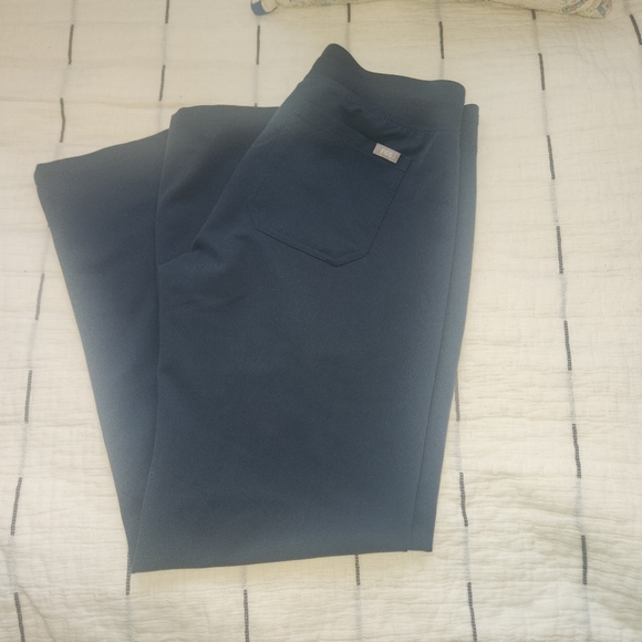 Figs Scrub Set - Picture 9 of 9